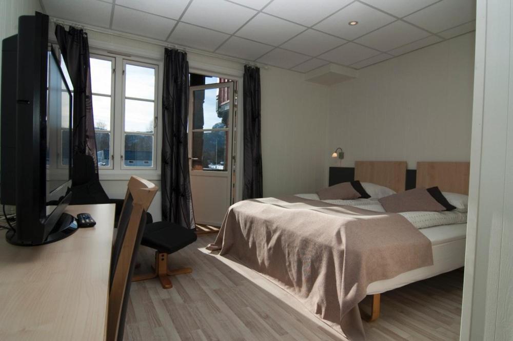Solvgarden Hotel Rysstad Buitenkant foto